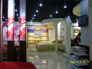 ���{�B(ni��o)��(zhu��n)�u(m��i)��չʾ