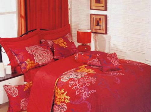 ����ɫ�ʴ��ϵ��{ɫ��