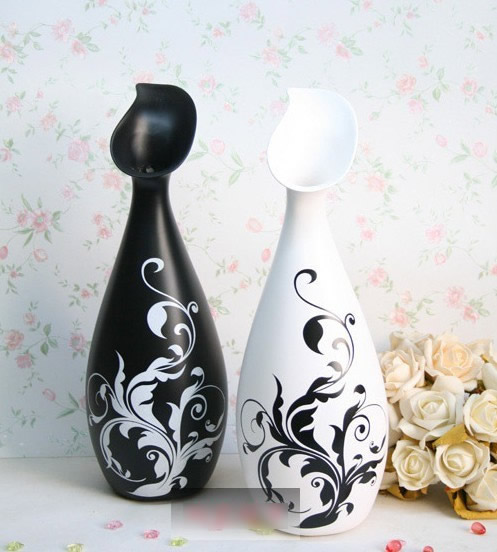 �Ҿ���ɫ�ڰ׼��