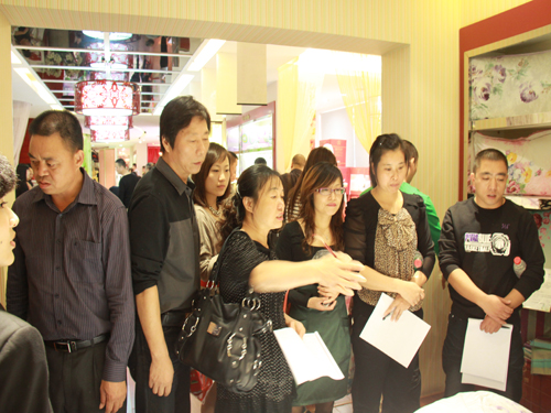 �Ϸ��������Ʒӆ؛��(hu�� )�A�M(m��n)��Ļ