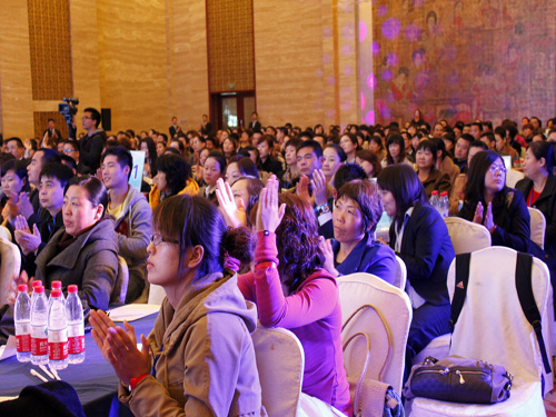 �Pʢ���{�{paisley��׌��(m��ng)���v�w