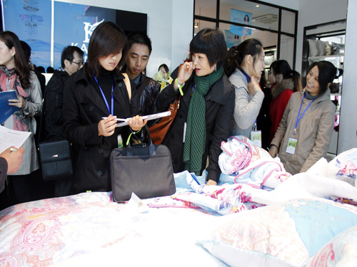 �Pʢ���{�{paisley��׌��(m��ng)���v�w