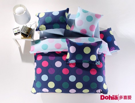 ��ϲ��(��i)��Ʒ���У���ɫ֮;���L(f��ng)�д���