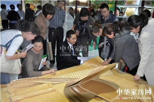 ������ϯ������L(f��ng)��ϯ��Ʒ�l(f��)����(hu�� )�A�M(m��n)�Y��