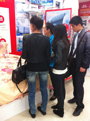 �Pʢ��Ʒ��Ńr(ji��)�M(m��n)�~����iphone4S��