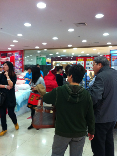 �Pʢ��Ʒ��Ńr(ji��)�M(m��n)�~����iphone4S��