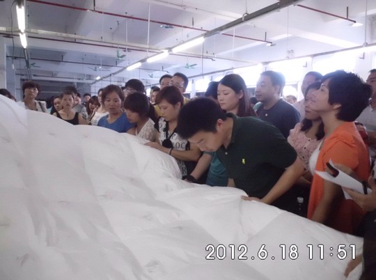 �h��(m��ng)�Ҿ�2012�ﶬ�a(ch��n)Ʒ��(hu�� )�A�M(m��n)��Ļ