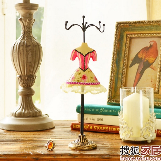 20��С�YŮ犐�(��i)�ļҾ���Ʒ���p(��)