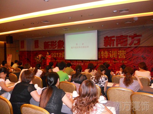 �Ϸ����������ȫ����Ӗ��(hu�� )�A�M(m��n)��Ļ