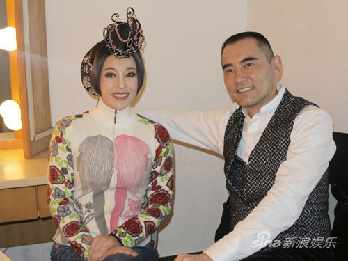 ���ԑc"�L(f��ng)�A�^��"�ؾ�����Ӣ����(ch��ng)