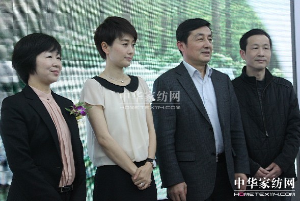 ����Ч��ϯ���Ҽ���չ��(hu�� )�٬F�߳�