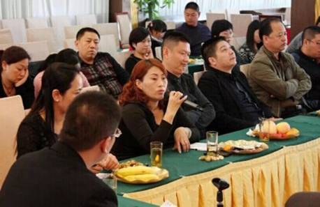 ���ˍu�Ҽ�2015������Ʒ�b�p��(hu�� )�߽�(j��ng)�N(xi��o)����Մ��(hu�� )�A�M(m��n)�Y����