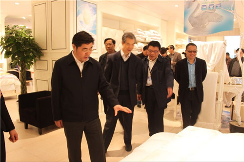 ��ͨ�����f(xi��)��ϯ������һ�����Pʢ�Ҽ��{��