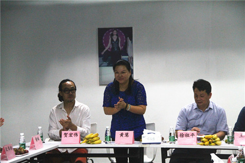 �I(m��i)�օf(xi��)��(hu�� )��(hu�� )�L(ch��ng)�S�ۣ�����ȫ���ׂ�(g��)�r(sh��)���I(m��i)��ϵ�y���L(ch��ng)ƽ�_