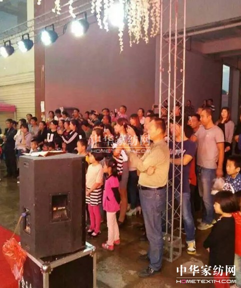 �z���D�Ҽ��տh��(zhu��n)�u(m��i)��ʢ���_(k��i)�I(y��)