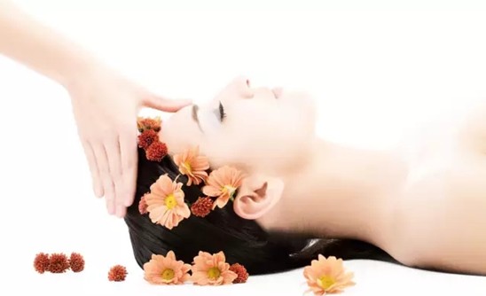 Ů�����@�ӟ��ɵ����z���D��zS+��Ů�����(l��i)��