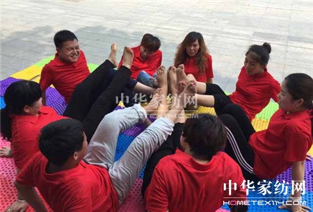 ������ؾ�Ӣ�R������ϵ�＾�l(f��)չ��