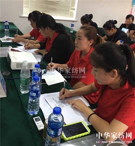 ������ؾ�Ӣ�R������ϵ�＾�l(f��)չ��