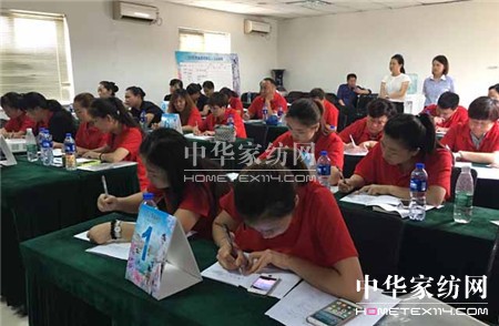 ������ؾ�Ӣ�R������ϵ�＾�l(f��)չ��