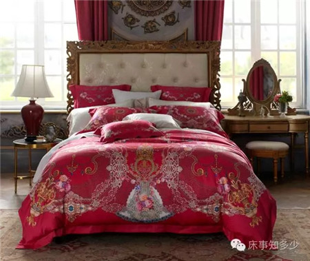 ����Ҽ���һ��ɫ����(l��i)�����ζ���ħ����