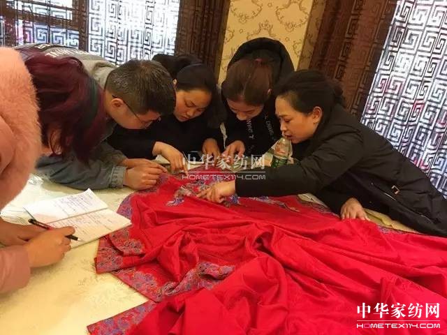 �Pʢ�Ҽ�����������Ӣ�R����ɽ�������@��������