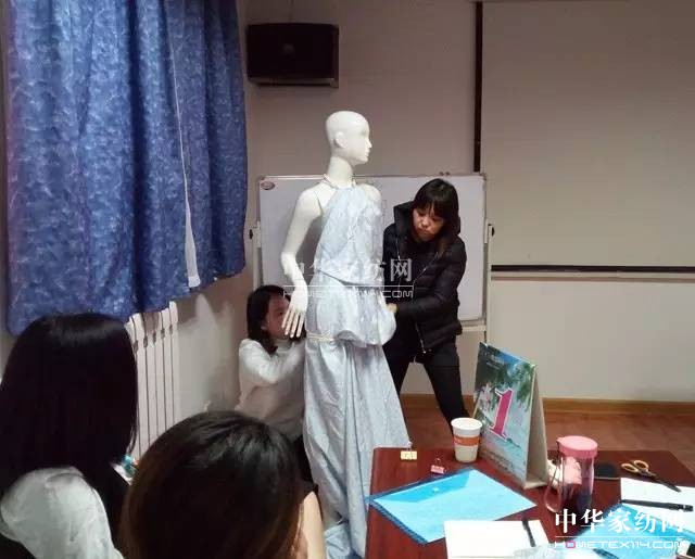 �Pʢ�Ҽ�����Ӣ���������f��Փ�������l(shu��)��Ӣ����