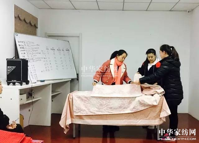 �Pʢ�Ҽ�����Ӣ�Ƽ��S�����(m��ng)��Ⱥ�t����־�ڎp����