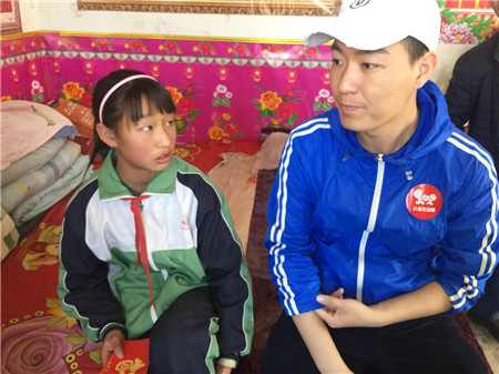 LOVO�Ҽ��y���|�Wُ�l(f��)��С��(��i)��ů��������(d��ng)��΢Ц֮��