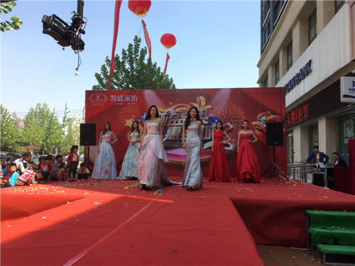 �Ԛ�����Ĳ��Ȼ�����@ôһ�ҳ���Pʢ�Ҽ��w��!