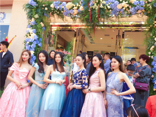 �Ԛ�����Ĳ��Ȼ�����@ôһ�ҳ���Pʢ�Ҽ��w��!