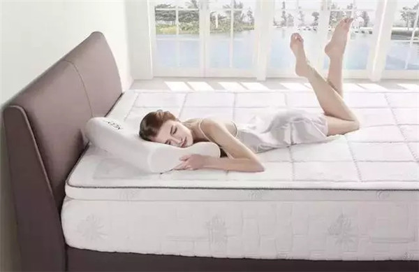 Mlily��(m��ng)�ٺϵ����ҕ������ȫ���㉺˯��