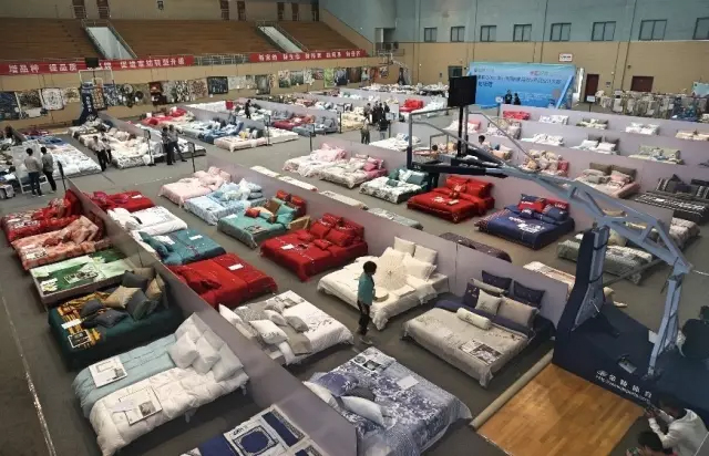 �Ҹ�������ζϯ����ͨ������������300���Ҽ��a(ch��n)Ʒ��Ů�����