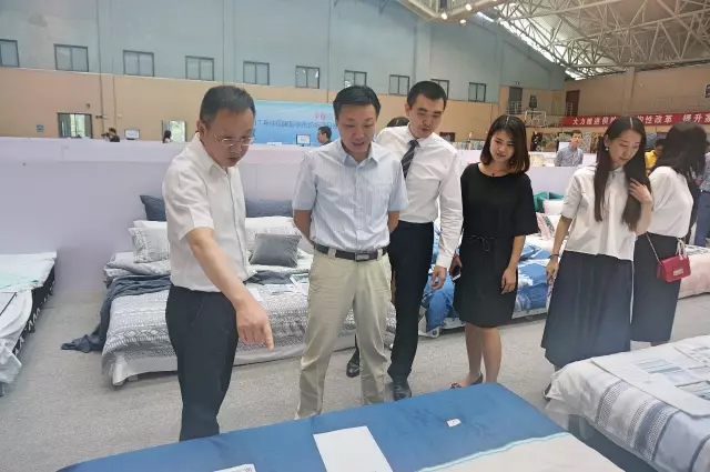 �Ҹ�������ζϯ����ͨ������������300���Ҽ��a(ch��n)Ʒ��Ů�����