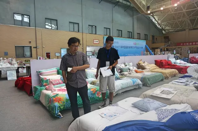 �Ҹ�������ζϯ����ͨ������������300���Ҽ��a(ch��n)Ʒ��Ů�����