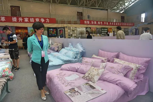 �Ҹ�������ζϯ����ͨ������������300���Ҽ��a(ch��n)Ʒ��Ů�����