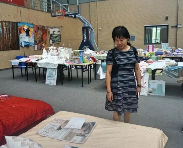 �Ҹ�������ζϯ����ͨ������������300���Ҽ��a(ch��n)Ʒ��Ů�����