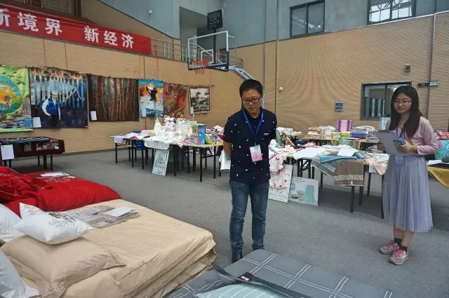 �Ҹ�������ζϯ����ͨ������������300���Ҽ��a(ch��n)Ʒ��Ů�����