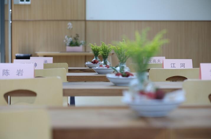 ����Ȼ���ؾ�����������һ��(ch��ng)���ӵİl(f��)����(hu�� )