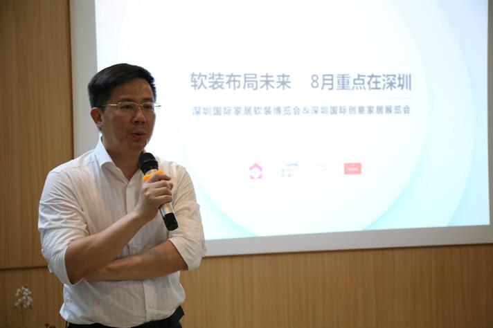 ����Ȼ���ؾ�����������һ��(ch��ng)���ӵİl(f��)����(hu�� )