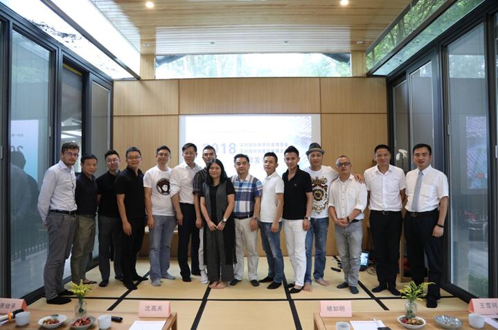 ����Ȼ���ؾ�����������һ��(ch��ng)���ӵİl(f��)����(hu�� )