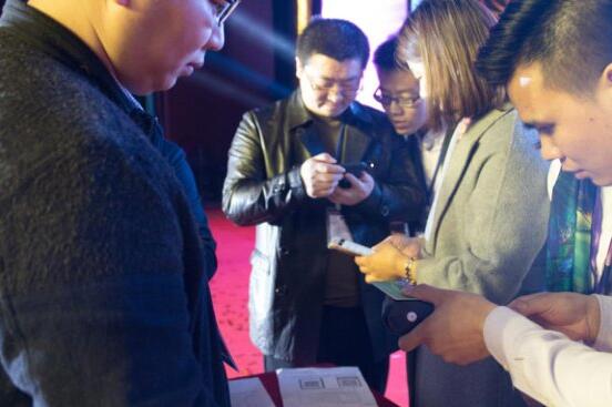 ���B͸īˮ����Q���aӡ����¶�������������������ʹ�c(di��n)