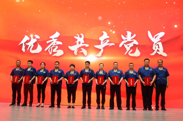 �����h���ꡤ�^�M(j��n)�A�����A���hί�e�Бcף���h������ô��(hu�� )