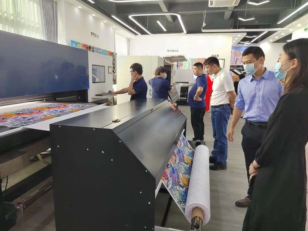 ��ʼ���Ʒ���aӡˇչʾ���ĳɹ���Ļ���F��(ch��ng)�l(f��)������ذ���Ʒ