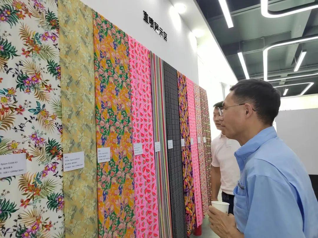 ��ʼ���Ʒ���aӡˇչʾ���ĳɹ���Ļ���F��(ch��ng)�l(f��)������ذ���Ʒ